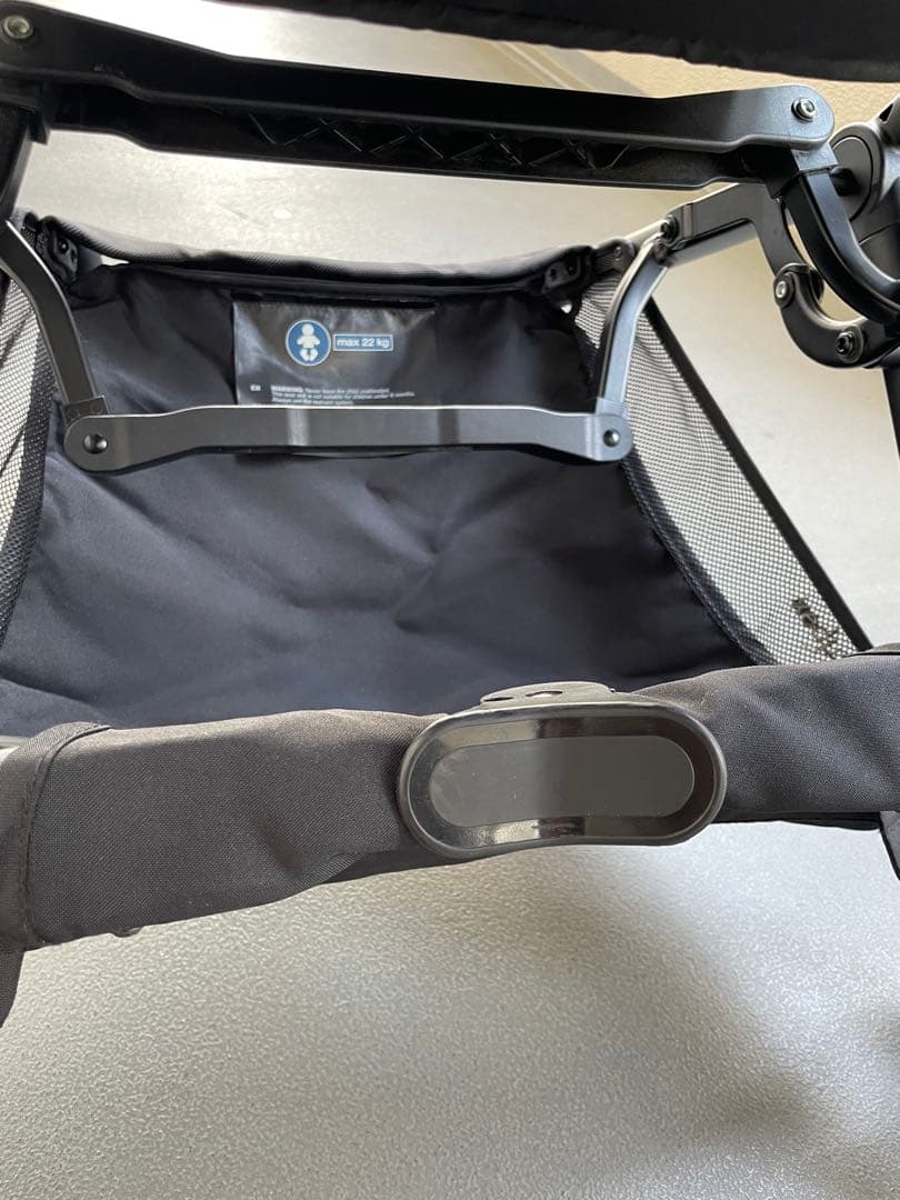 サイベックス折りたたみベビーカーブラック