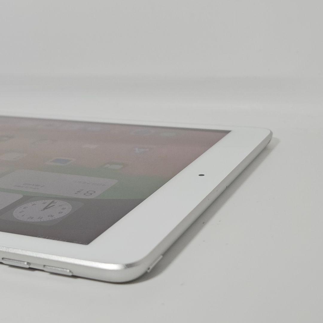 美品 動作品 iPad 第6世代 A1893 Wi-Fi シルバー 32GB