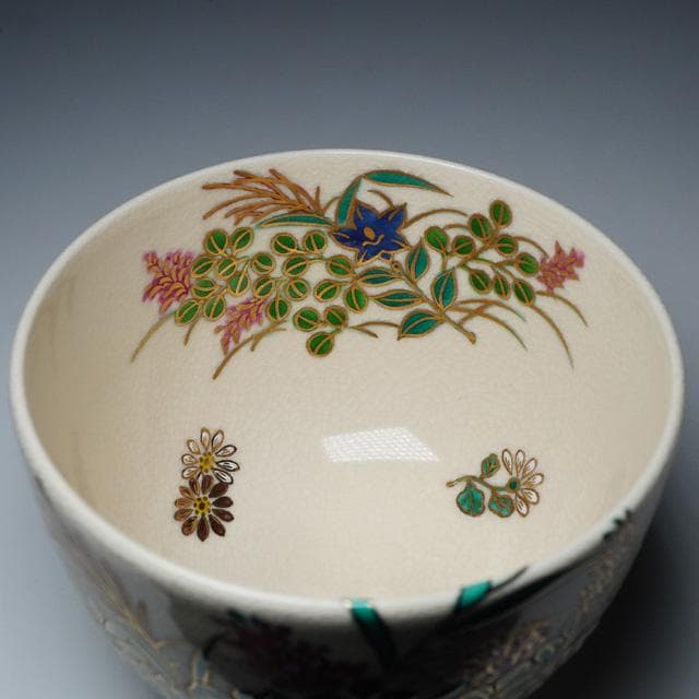 杉田祥平　色絵秋草画茶碗　共箱　清閑寺窯　茶道具　抹茶碗　京焼