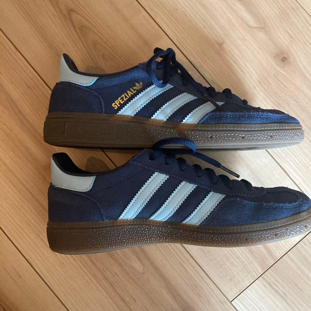 ぴぴ adidas ネイビー スエード スニーカー