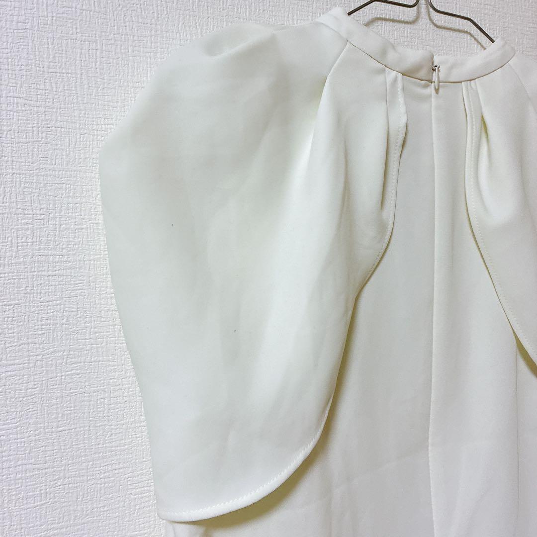 anuans アニュアンス　フォルムショルダーブラウス ホワイト