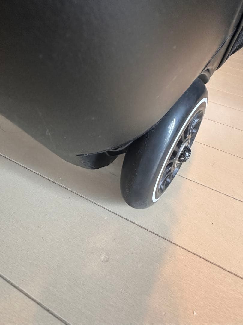 シオン♾️Q-BOXキャリーバッグ座れる多機能 軽量 20インチ機内持ち込み