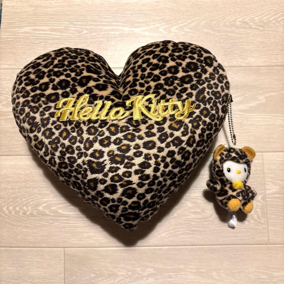 激レア サンリオ ハローキティ ヒョウ柄 ハート型 クッション