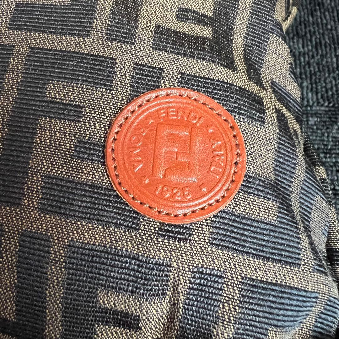 FENDI FF ロゴクッション　フェンディ