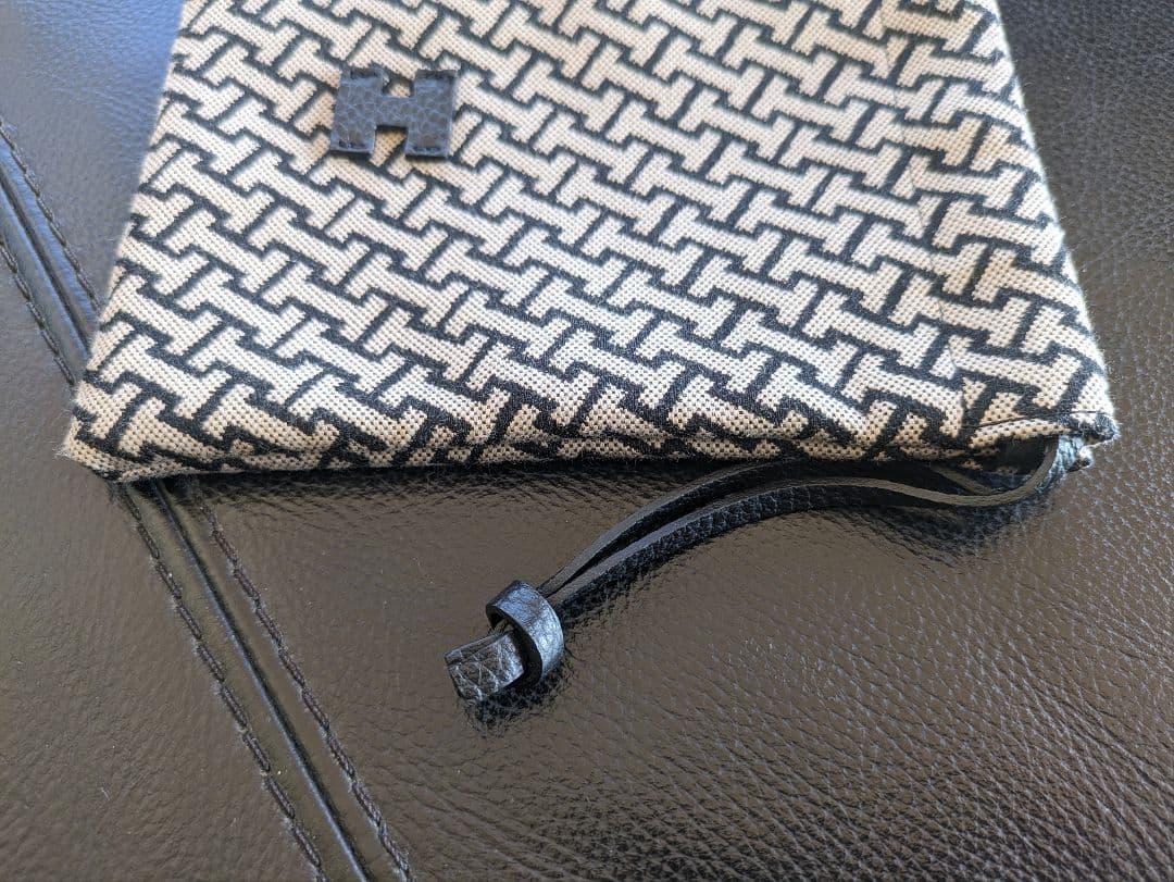 イアクッチ　ポーチ