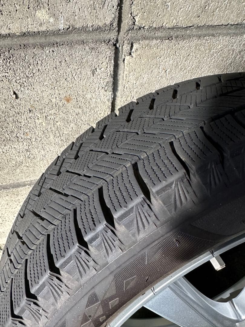 ブリヂストンVRX3 165/65R15スタッドレスタイヤ 15インチ溝約9mm