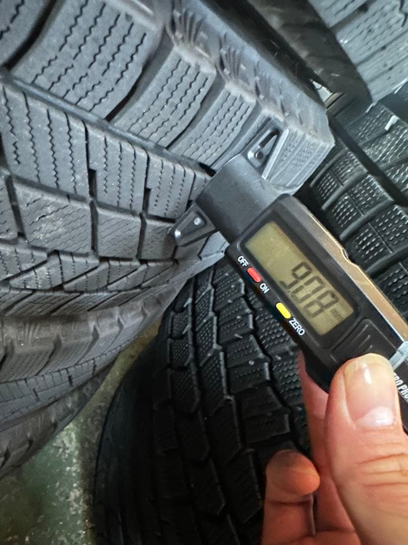 ブリヂストンVRX3 165/65R15スタッドレスタイヤ 15インチ溝約9mm