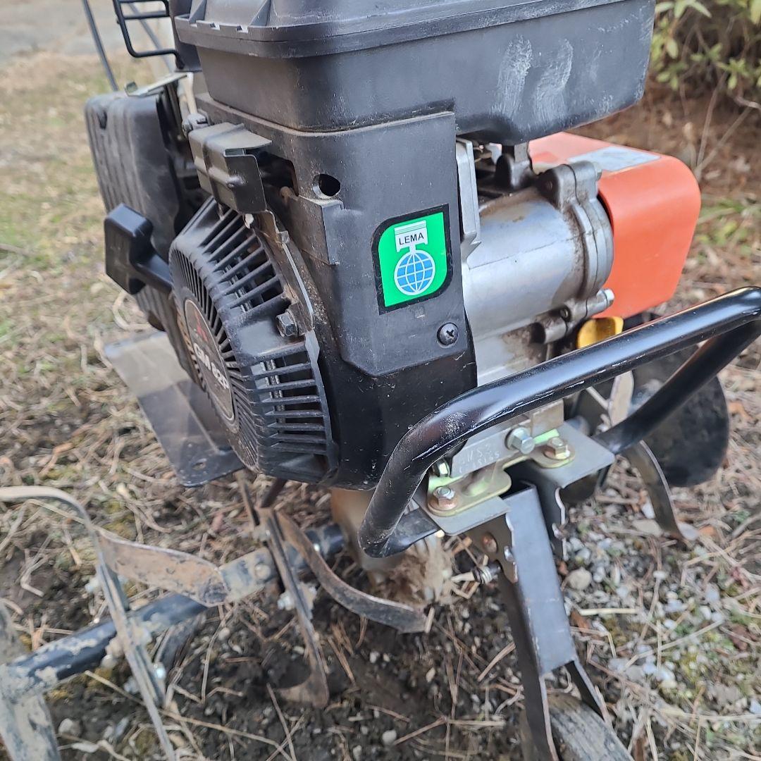 コンパクト耕運機 ガソリンエンジン搭載