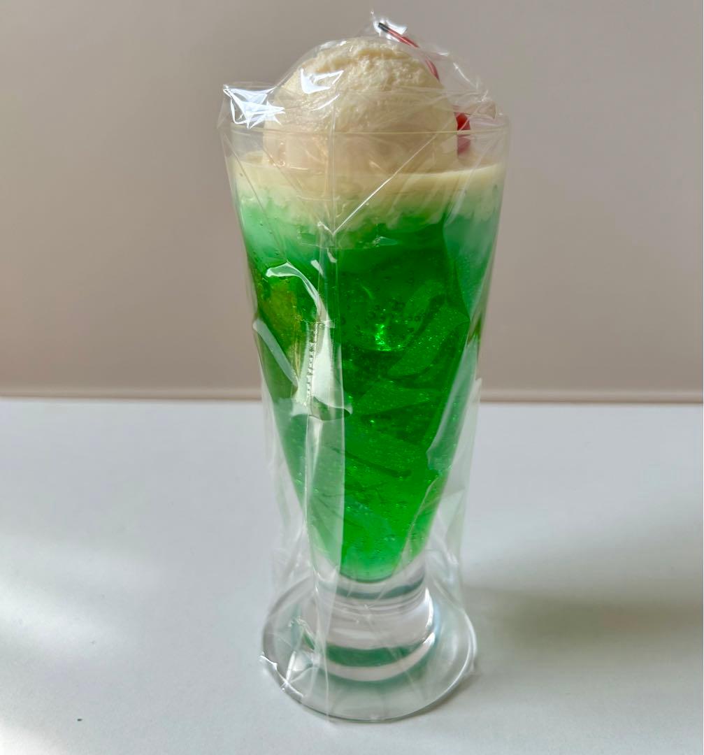食品サンプル まいづる 実物大 クリームメロンソーダ チェリー付き グラス付き