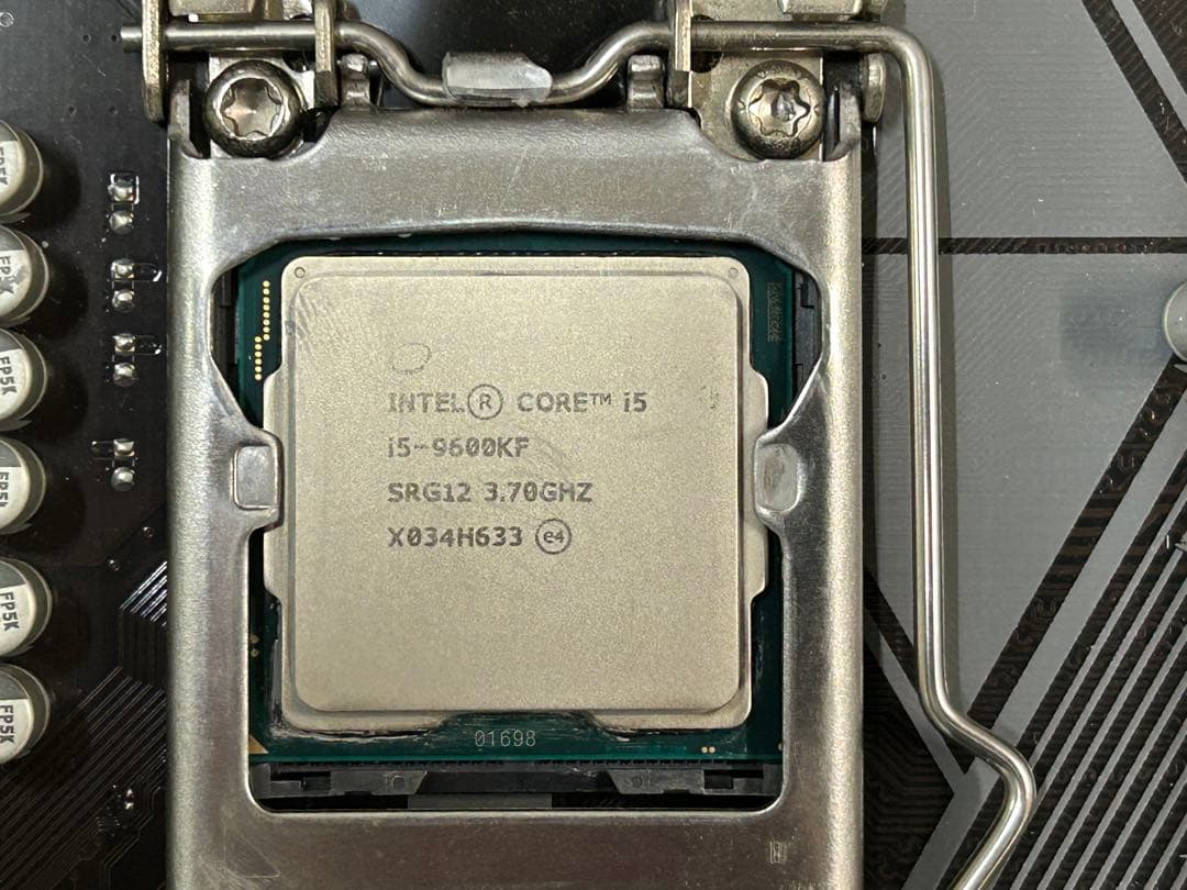 S*g様 Intel Core i5-9600KF マザーボード・CPU・クーラ