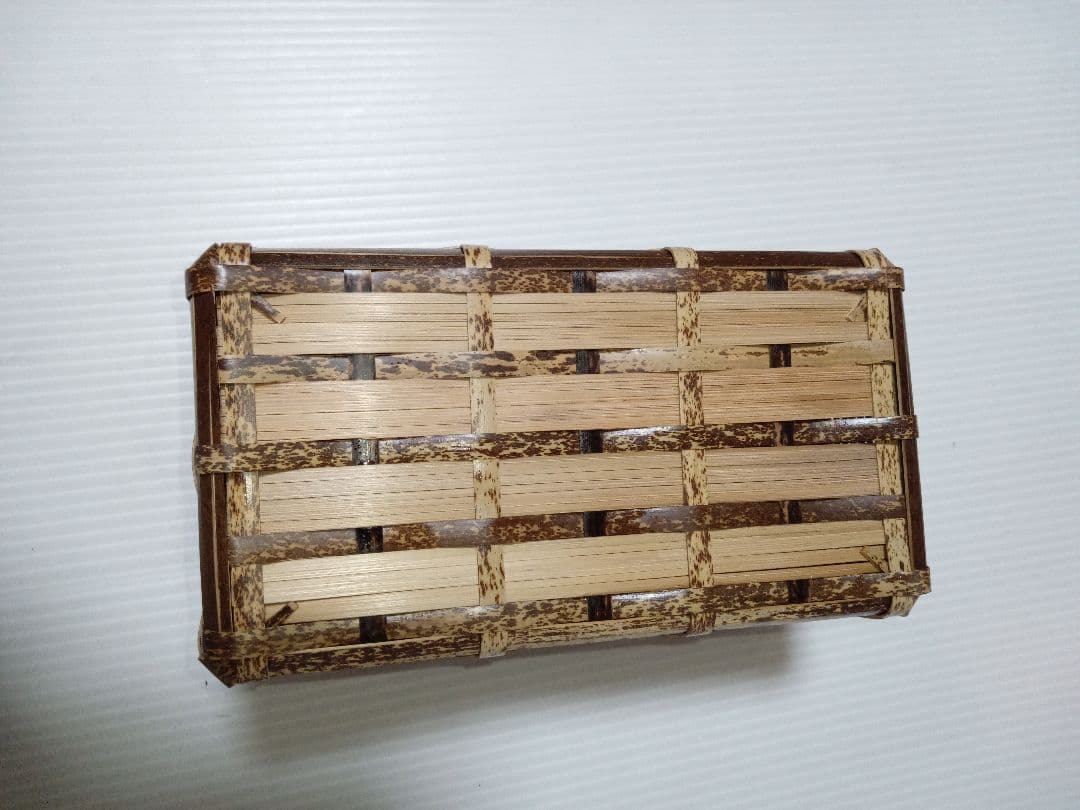 竹製蓋付きバスケット 　小物入れ　お弁当箱にも♪