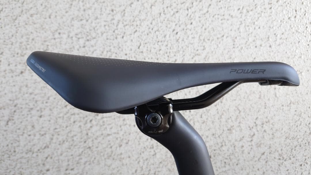 【送料込み】Specialized 2021 Roubaix Sport