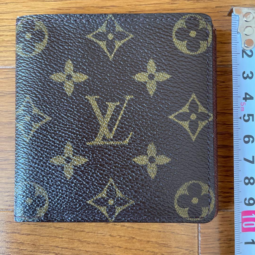 ルイヴィトン　メンズ　二つ折り財布　なし