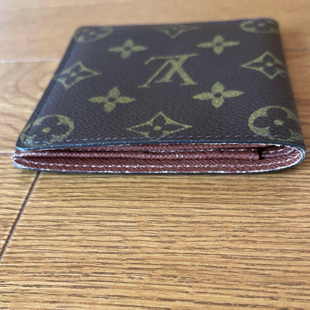 ルイヴィトン　メンズ　二つ折り財布　なし