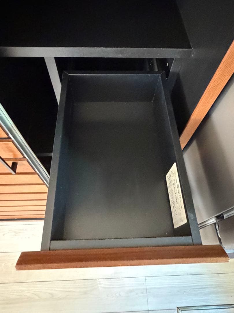 シギヤマ家具工業　ウォールナット突板　食器棚