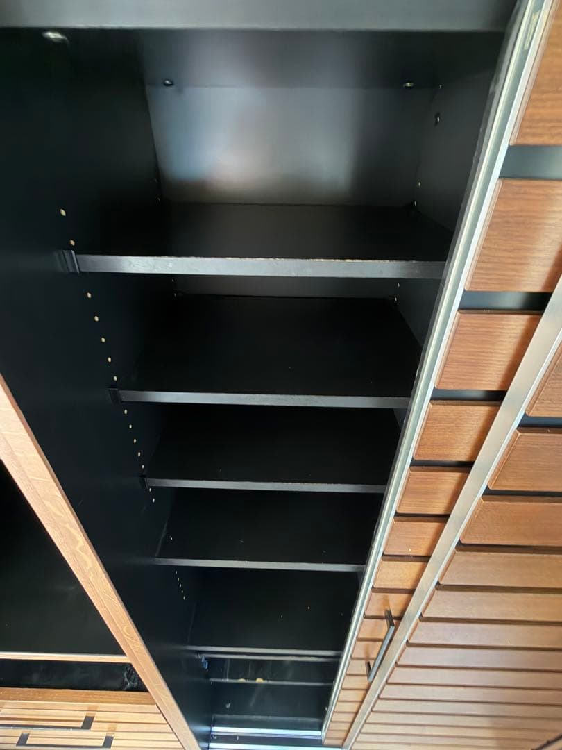 シギヤマ家具工業　ウォールナット突板　食器棚