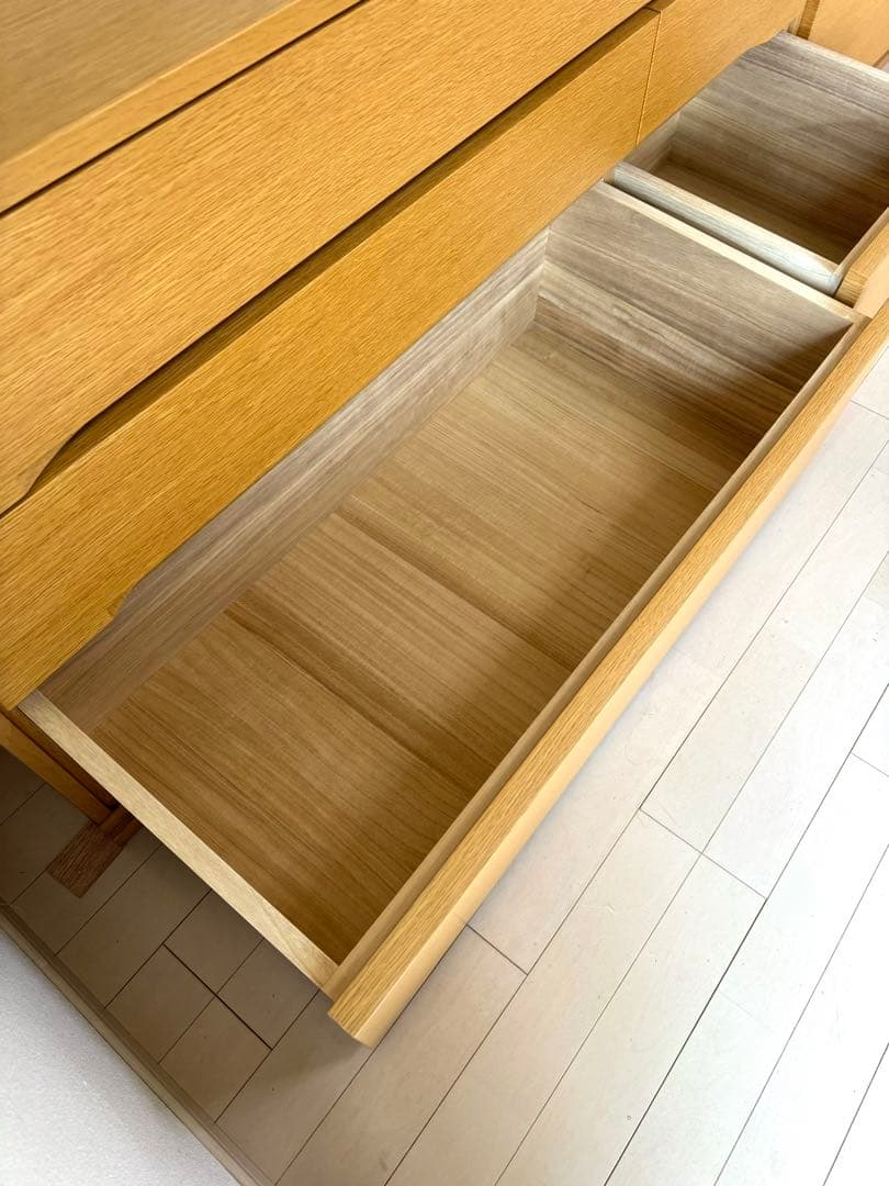 美品 IDC大塚家具 府中家具 焼印有 楢材チェスト 国産 高品質 幅136cm