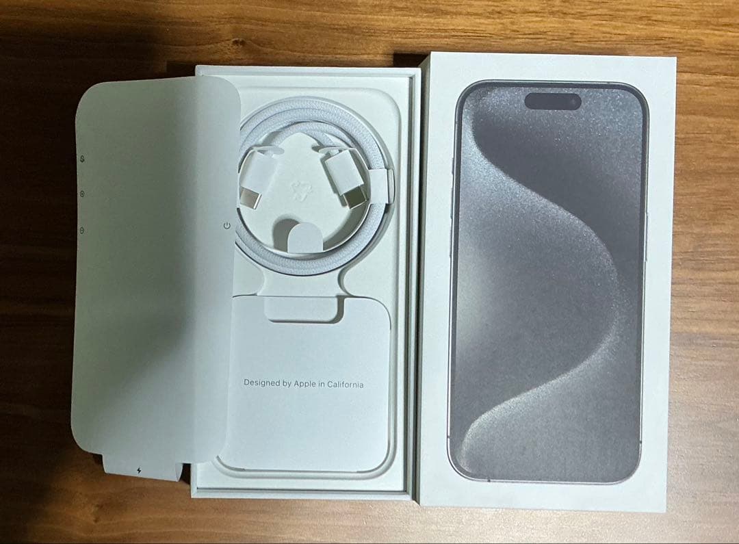 美品 Apple iPhone 15 Pro 128GB スペースブラック 本体