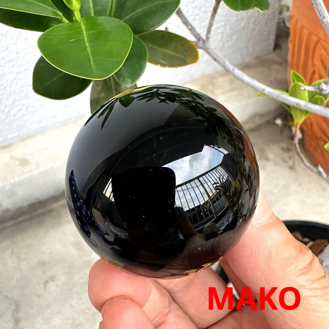 M1744☆オニキス『龍』彫丸玉50mm☆天然石　原石☆N50405-E