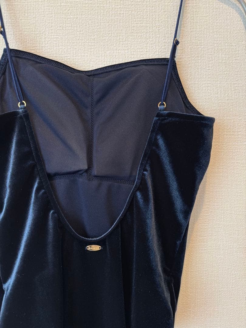 【新品未使用タグ付き】ベルテッドワンピーススウィムウェア アニュアンス ネイビー