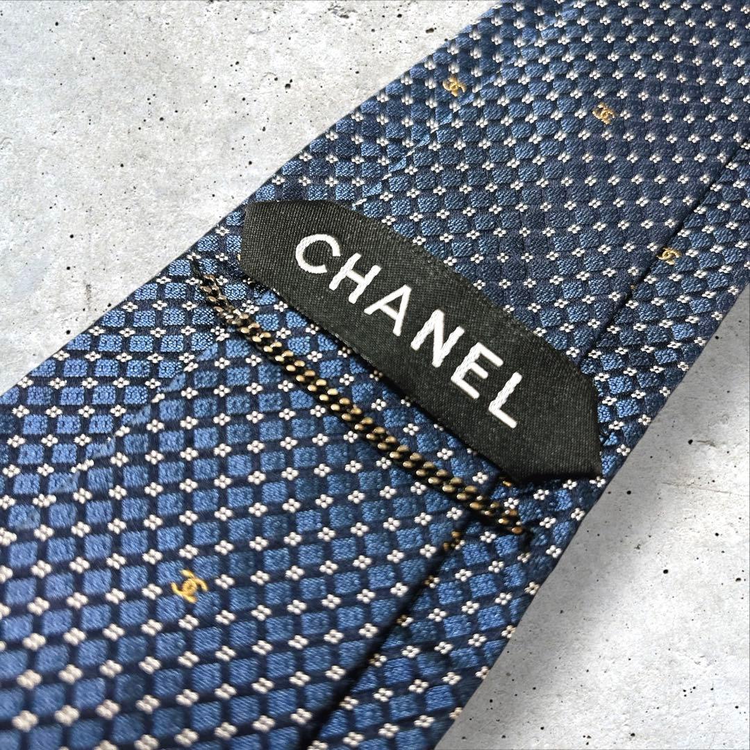 CHANEL ゴールドのココマーク ジャガード織 シルク ネクタイ ネイビー