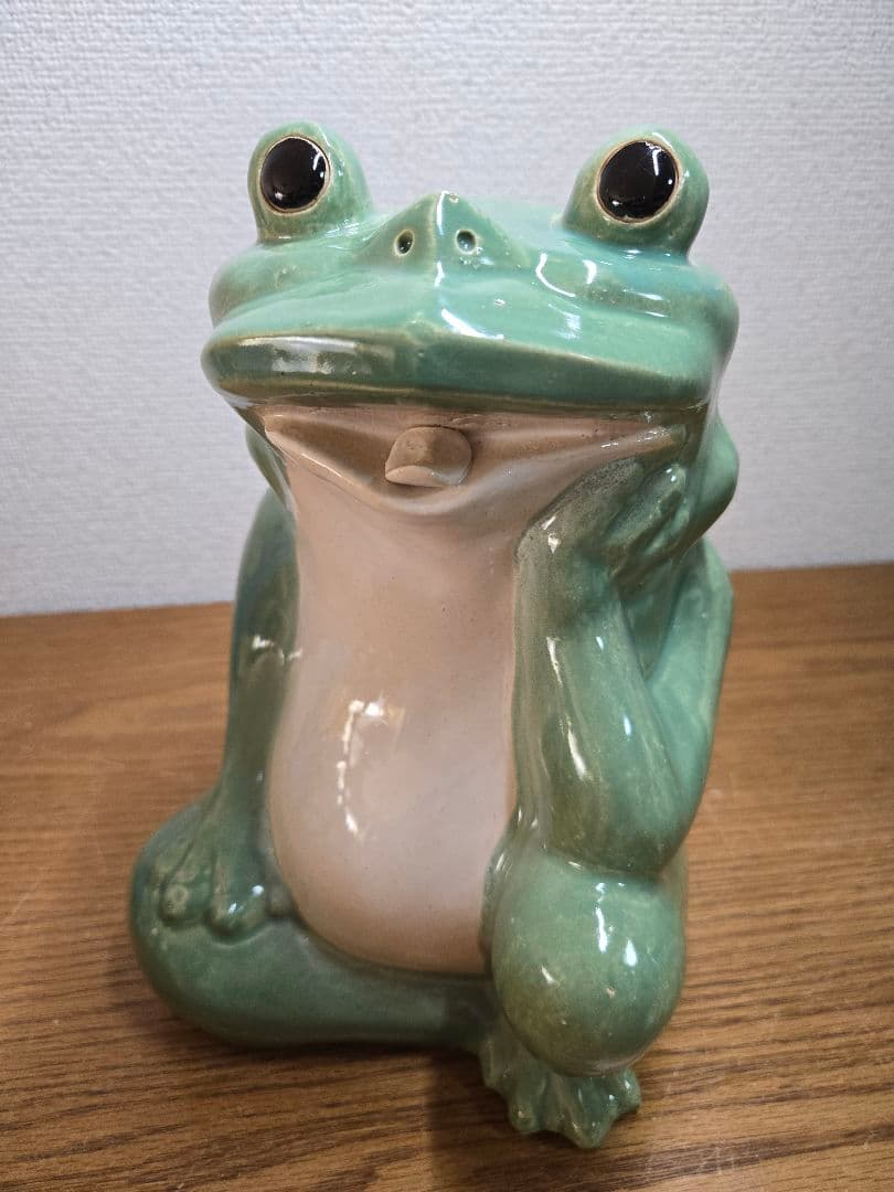 陶器　 ユニークなカエルの置物　最終値下げ