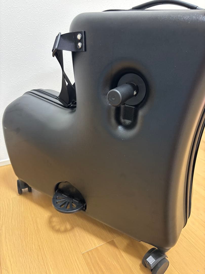 美品 子供が乗れるキャリーケース　キッズトラベルキャリーケース