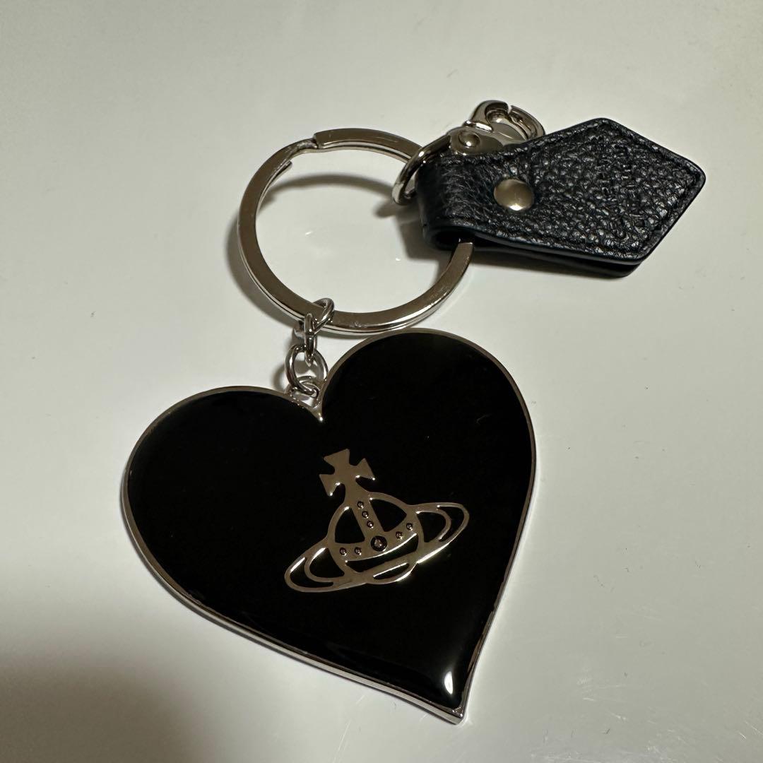 新品 ヴィヴィアンウエストウッド ハートチャーム キーホルダー キーリング 黒