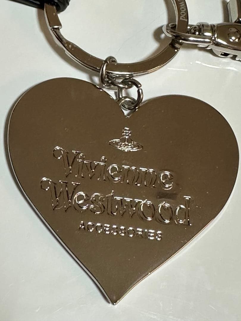 新品 ヴィヴィアンウエストウッド ハートチャーム キーホルダー キーリング 黒