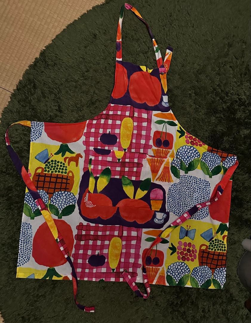 マリメッコ　エプロン　廃盤品　ケサトリ