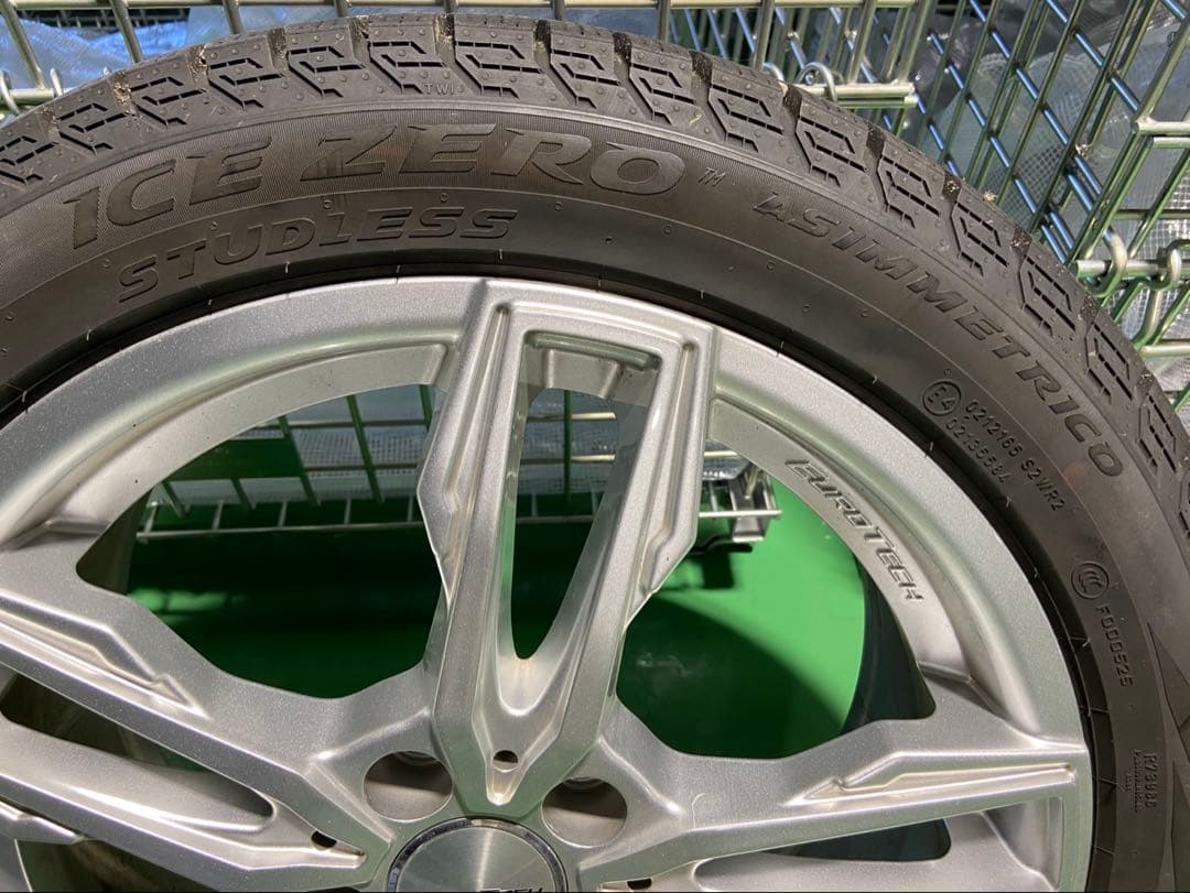 Pirelli ICE ZERO スタッドレスタイヤ 17インチ