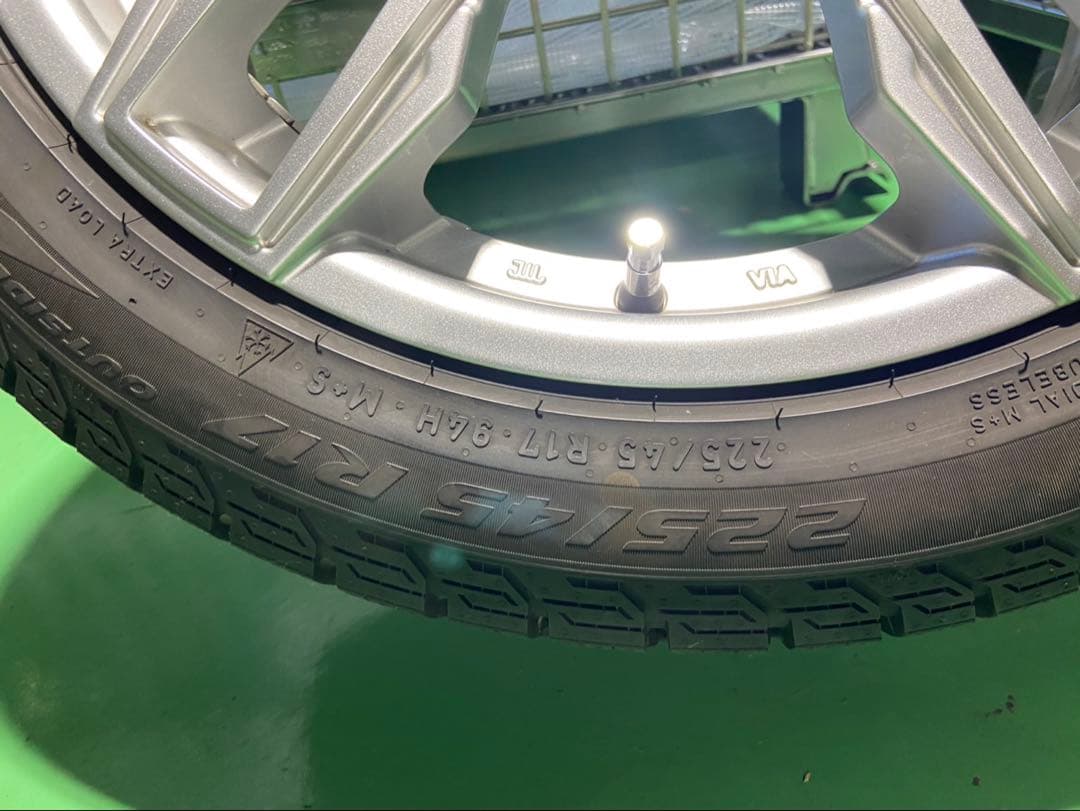 Pirelli ICE ZERO スタッドレスタイヤ 17インチ