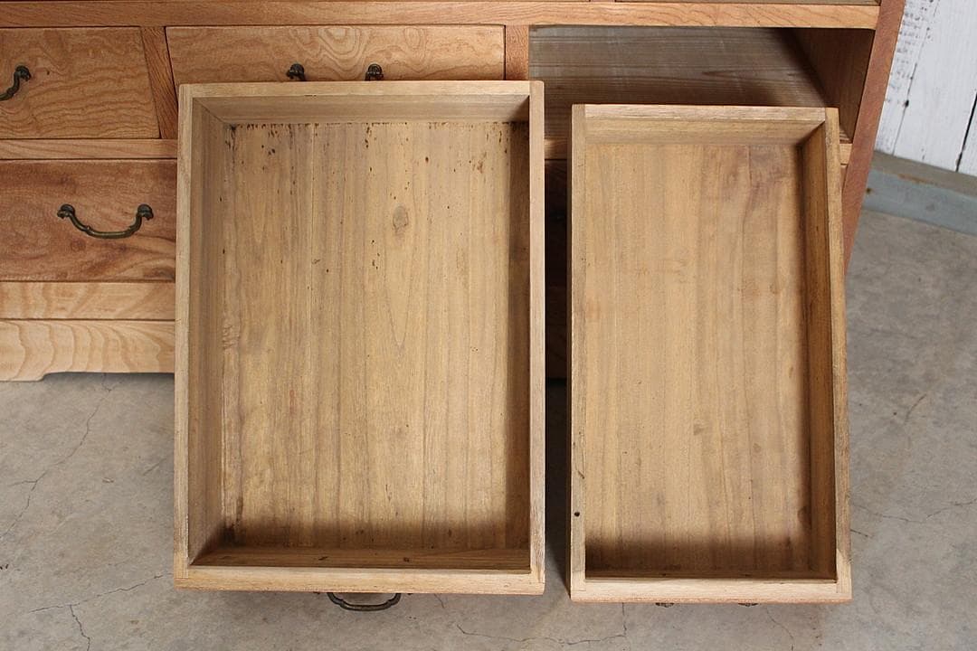 古い木枠のガラス戸棚　木製引き出し6杯　食器棚　本棚　キャビネット　古家具