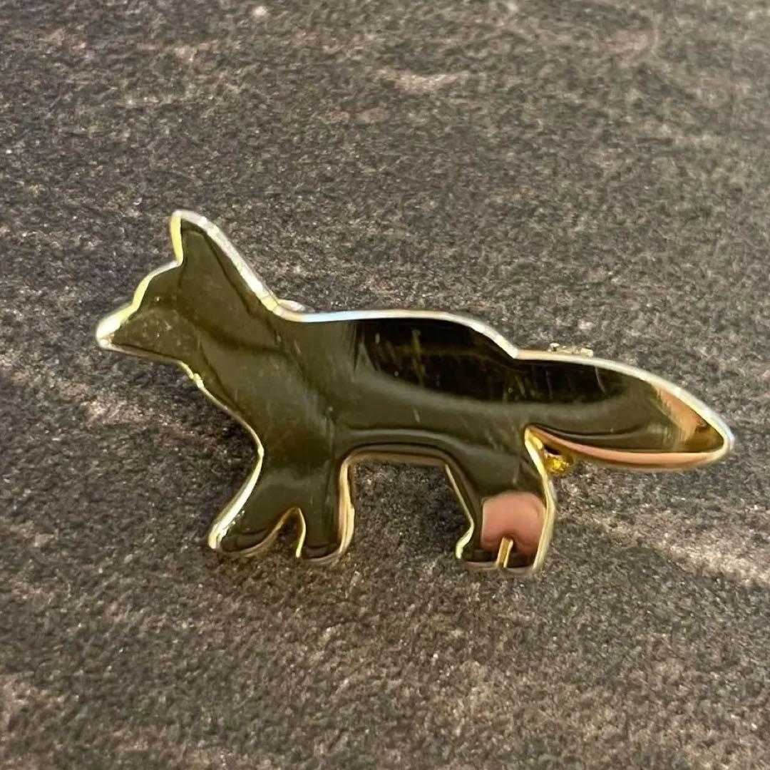 ね*た様 美品 Maison Kitsune メゾンキツネ　ピンバッチ ピンバッ