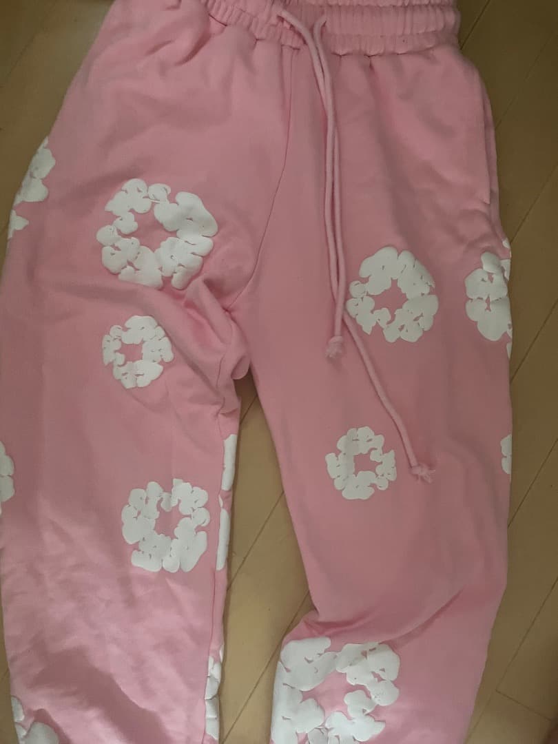 デニムティアーズ　ピンクスウェットパンツ