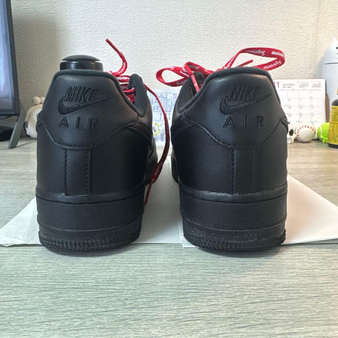 値下げ中Supreme × Nike Air Force 1