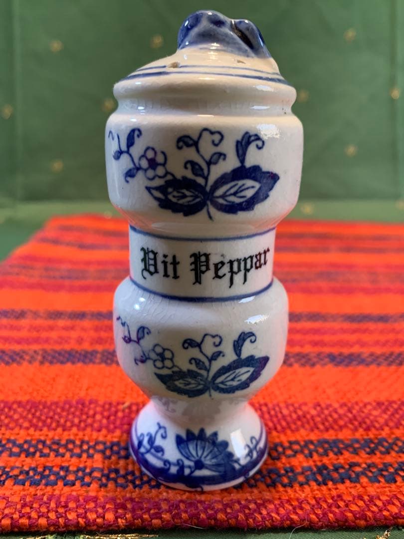 デンマーク製　美品ビンテージの木のケース付きスパイス入れセット！可愛い過ぎます！