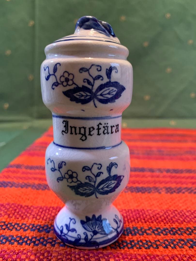 デンマーク製　美品ビンテージの木のケース付きスパイス入れセット！可愛い過ぎます！