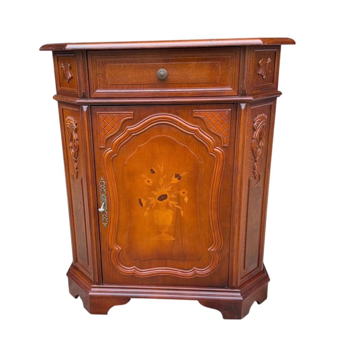 HR853 【彫刻が素敵】イタリア　象嵌細工　シャビーシック　キャビネット