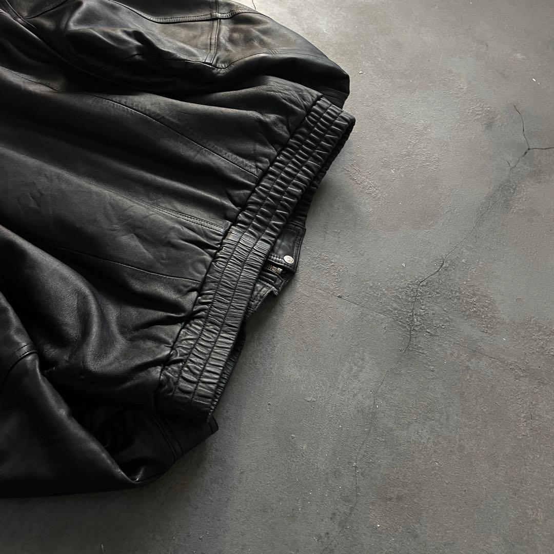 type A-2“Classic“黒“羊革 “短丈“bomber jacket