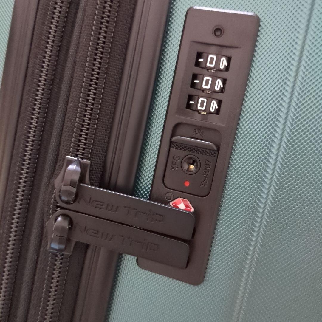 ピエール鈴木様　新品　New Tripスーツケース　グリーンL　95L 拡張機能