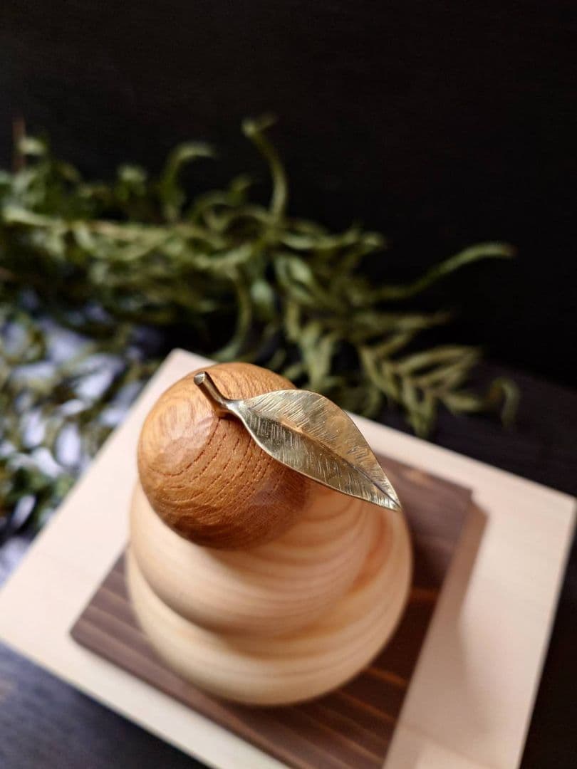 木製鏡餅 小 手彫り橙 木箱入り