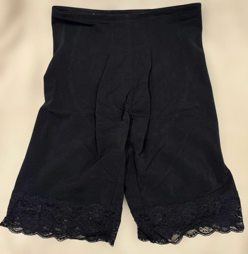 LALA グラントイーワンズ★ホワイト×ブラック　レギュラーガードル ９０