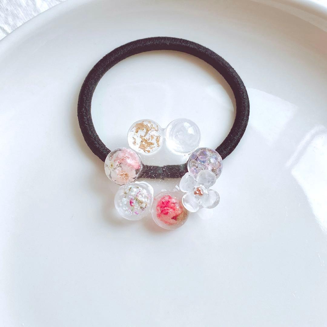レジンヘアゴム　バラ　ピンク　お花　個性的　金箔