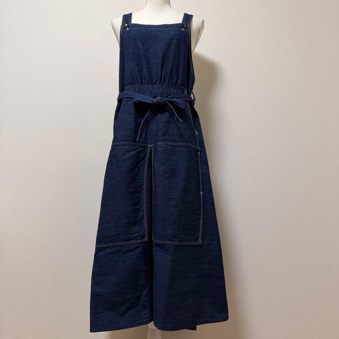 45R　モンプチデニムのエプロンドレス　ロゴ刺繍　インディゴ　日本製