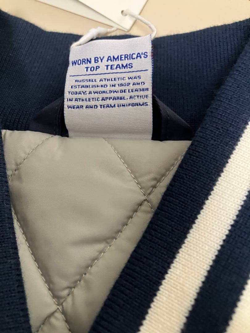 RUSSELL ATHLETIC ネイビー　バック　ロゴスタジャン　タグ付未使用