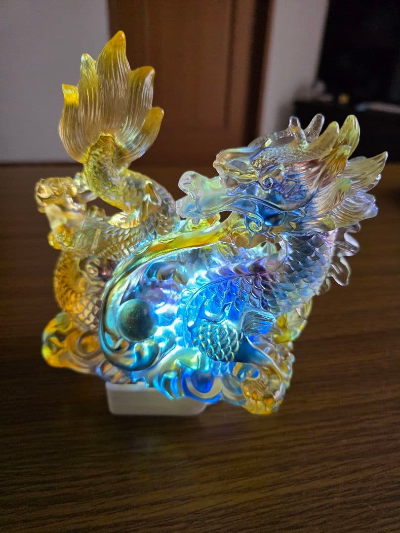 瑠璃ガラス製　龍　5本爪　置物 綺麗　開運　龍神