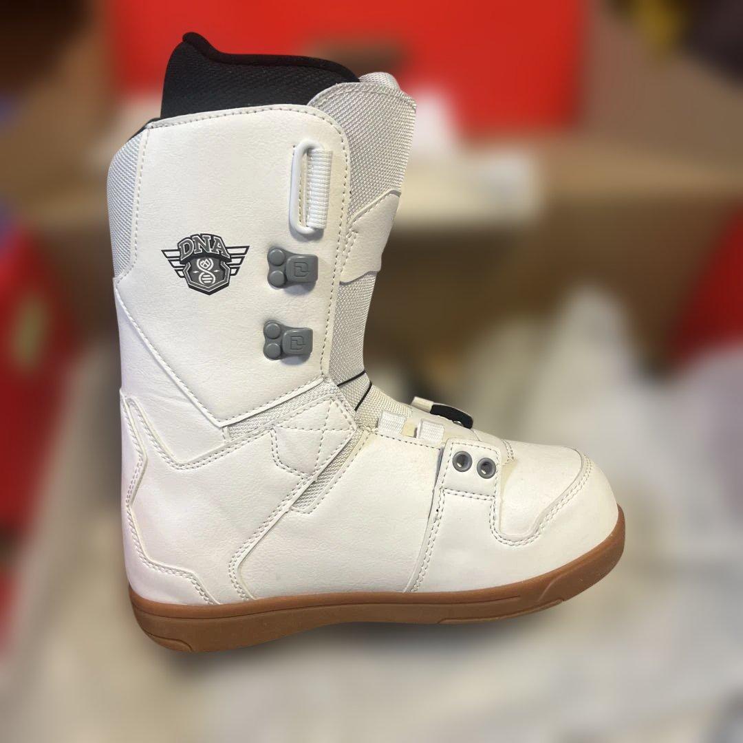 2023.24 D.N.A. スノーボードブーツ チームホワイト 23.5