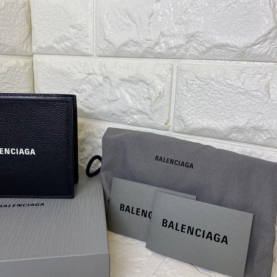 ⭐*︎様 「新品」BALENCIAGA 二つ折り財布　値下げ