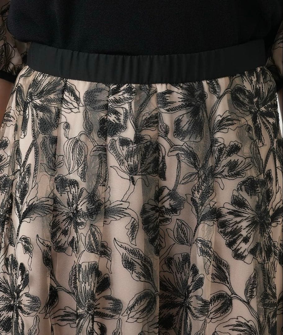 美品 レリアン ブールジュ ボタニカル柄シアースカート